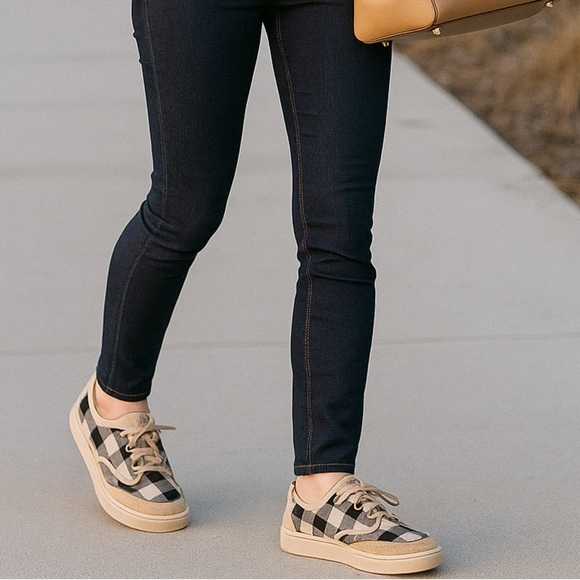 Zodiac Cheezburger Plaid Lace-Up Sneakers Women’s Size 6M Black White Tan NWT - Picture 3 of 12